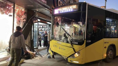 Bayrampaşa’da İETT Otobüsü Gelin Mağazasına Girdi: Yaralılar Var