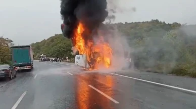 Bursa'da Yolcu Otobüsü Alev Alev Yandı