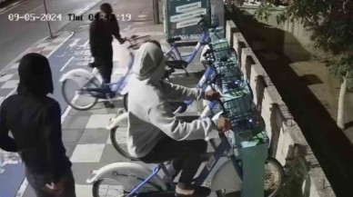 Aksaray’da Akıllı Bisikletler Çalındı,  Güvenlik Kameraları O Anları Kaydetti