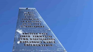 Kayseri Erciyes Dağı'nda Parlayan Cisim Anıt Oldu