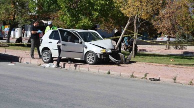 Konya'da Kalp Krizi Geçiren Sürücü Ağaca Çarptı