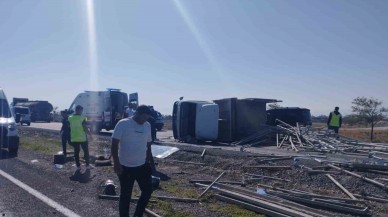 Konya'da Kamyonet Devrildi: 2 Yaralı