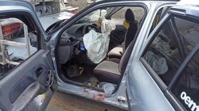 Ankara'da Otomobilin Beton Mikserine Çarpması Sonucu 4 Kişi Yaralandı