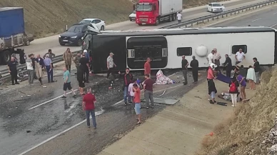 Antalya'da Yolcu Otobüsü Devrildi: 10 Yaralı