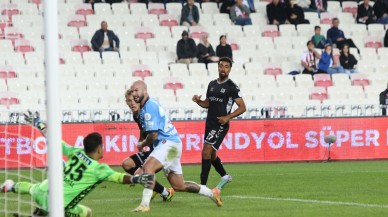 Sivasspor'da İki Oyuncu 8 Maçta 720 Dakika Forma Giydi!