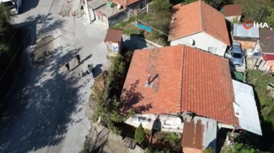 Zonguldak'ta Maden Ocağı Yakınındaki Evlerde Çatlaklar Mahalle Sakinlerini Korkutuyor