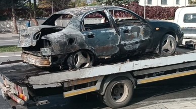 Gaziantep’te Akaryakıt İstasyonu Çıkışında Araç Alev Aldı