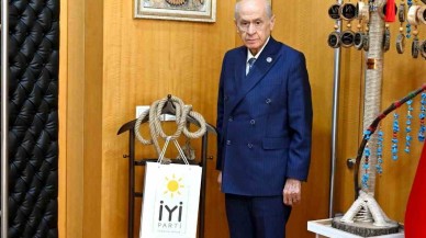 MHP Lideri Bahçeli,  İYİ Parti’nin Fırlattığı İpi Makam Odasına Astı