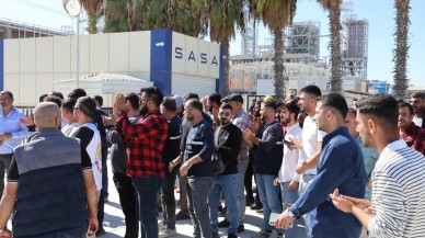Adana'da SASA Polyester Fabrikasında İşçiler Maaş Alamayınca Eylem Yaptı
