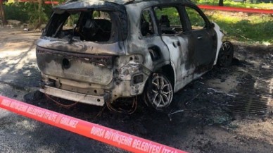 Bursa’da Lüks Elektrikli Araç Alev Alev Yandı