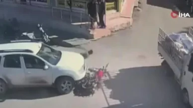 Hatay'da Motosiklet ve Otomobil Kafa Kafaya Çarpıştı