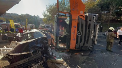 Bayrampaşa'da İSTAÇ Tankerinin Yol Çalışması Kazası: 5 Yaralı