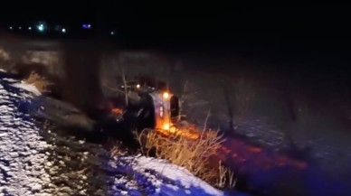 Adıyaman’da Kontrolden Çıkan Otomobil Şarampole Yuvarlandı: 2 Yaralı