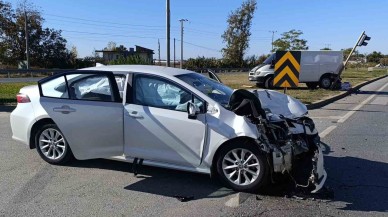 Antalya'da Trafik Kazası: 3 Yaralı