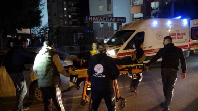 Antalya’da Yaya Geçidinde Durdu,  Arkadan Çarpan Araç Sürücüyü Sıkıştırdı