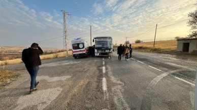 Elazığ’da Otobüs ile Kamyonet Çarpıştı: 4 Yaralı