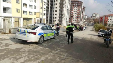Malatya’da Otomobil Öğrencilerin Arasına Daldı: 8 Kişi Yaralandı