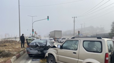 Manisa’da Zincirleme Trafik Kazası: 2 Yaralı