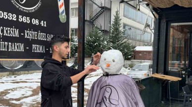 Kardan Adam İçin Ustura Şov!