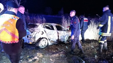 Çanakkale’de Nikahtan Dönenleri Taşıyan Araçla Diğer Otomobil Çarpıştı: 1 Ölü,  7 Yaralı