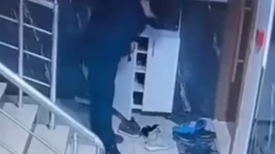 Hırsız Kapı Önündeki Ayakkabıları Çaldı
