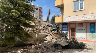 Konya'da 6 Katlı Bina Yıkılırken Çöktü