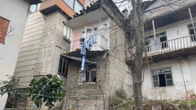 Balkonun Çökmesiyle Düşen Kadın Hastaneye Kaldırıldı
