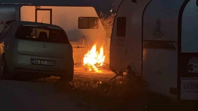 İstanbul’da Deprem Sonrası Vatandaşlar Parklara Sığındı