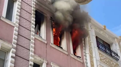 Fatih’te Apart Yangını: 2 Kişi Kurtarıldı