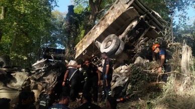 Freni Boşalan Kamyon İş Yerine Çarptı: 1 Ölü, 1 Yaralı