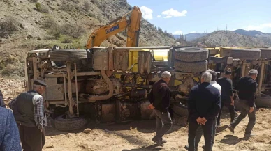 Boşaltım Sırasında Kamyon Devrildi