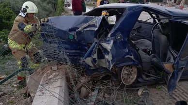 Kaldırıma Çarpan Tofaş’ta 4 Kişi Yaralandı