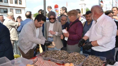 Karadenizlilerden Hamsi Şöleni