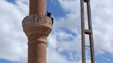 Minareye Çıktı İkna Edilerek İndirildi