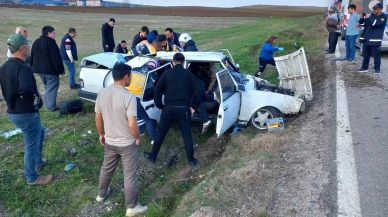 Tofaş marka otomobil takla attı 4 yaralı