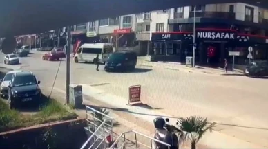 Park Halindeki Minibüs Aniden Hareket Etti
