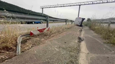 Kontrolden Çıkan Araç Su Kanala Devrildi: 2 Yaralı