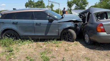 Ara yoldan çıkan araç kazaya neden oldu: 1 kişi yaşamını yitirdi