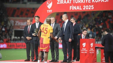 Osimhen Finalin Kahramanı Oldu