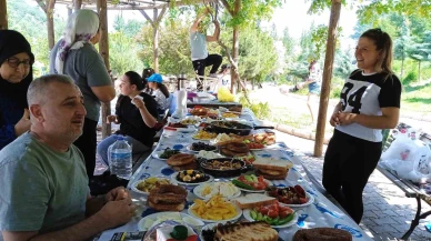 Piknik Alanları Dolup Taştı