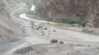 Askeri Midibüs Devrildi 6 Asker Yaralandı