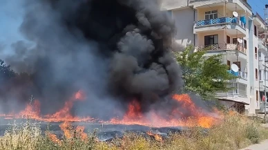 Boş Arazide Çıkan Yangın Korkuttu