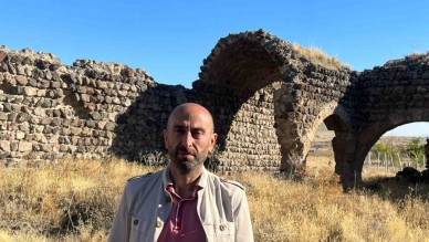 Tarihi han tarihe karışıyor