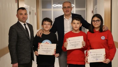 Sivaslı Öğrencilerden Uluslararası Başarı: Kanguru Fen Sınavı’nda Türkiye Birinciliği