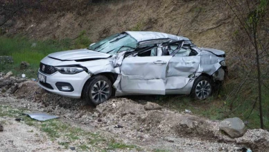 Burdur-Isparta Yolunda Tır Kazası: Aynı Aileden 4 Kişi Yaralandı