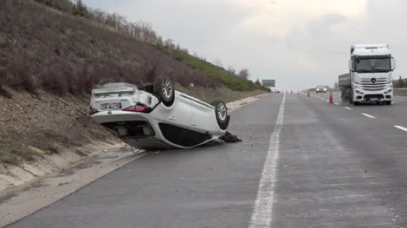 Dolu Fırtınası Trafik Kazasına Neden Oldu: 9 Araç Çarpıştı, 2 Kişi Yaralandı