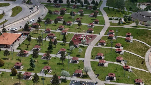 Sivas’ta Mesire Alanları Kene Korkusuyla Sessizliğe Büründü