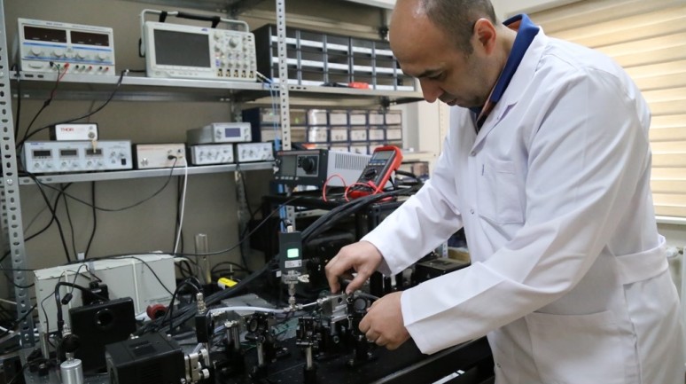 ASÜ’de iğnesiz şeker ölçümü için lazer tabanlı cihaz geliştirildi