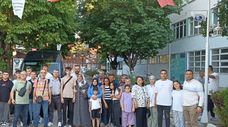 Eskişehir'den 15 Öğrenci Staj İçin Çek Cumhuriyeti'ne Uğurlandı