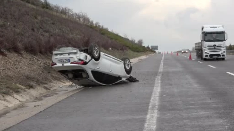 Dolu Fırtınası Trafik Kazasına Neden Oldu: 9 Araç Çarpıştı, 2 Kişi Yaralandı
